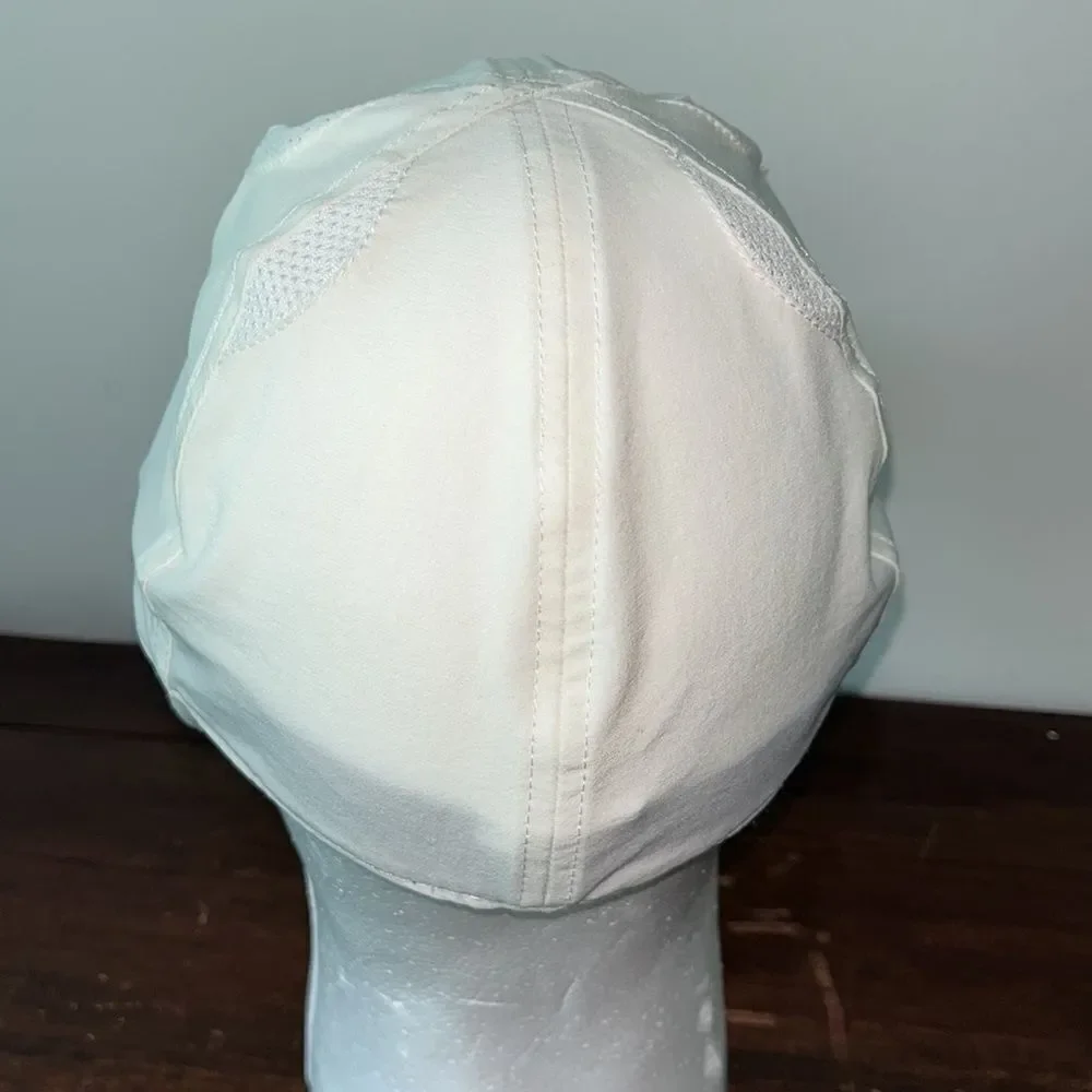 Prince White/Black competition Tennis Club baseball cap & FREE Worn out Shorts L